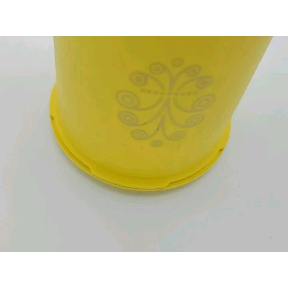 Tupperware Vtg MCM Yellow Servalier Canister #811-14 & Press On‎ Lid 812-44  6